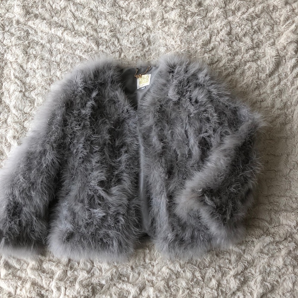 Elegant Gray Faux Fur Coat - Picture 2 of 9